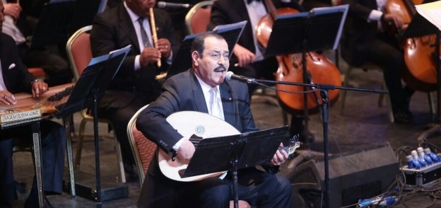 بالصور| لطفي بوشناق يحيي حفلا غنائيا بدار الأوبرا المصرية