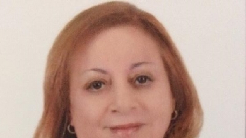 الدكتورة مكارم الغمرى، عميدة كلية الألسن بجامعة عين شمس الأسبق