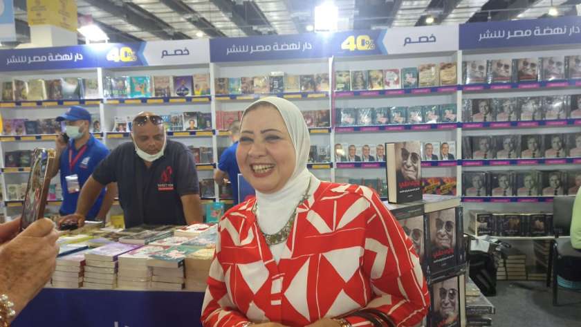 الكاتبة فاطمة أبو حطب