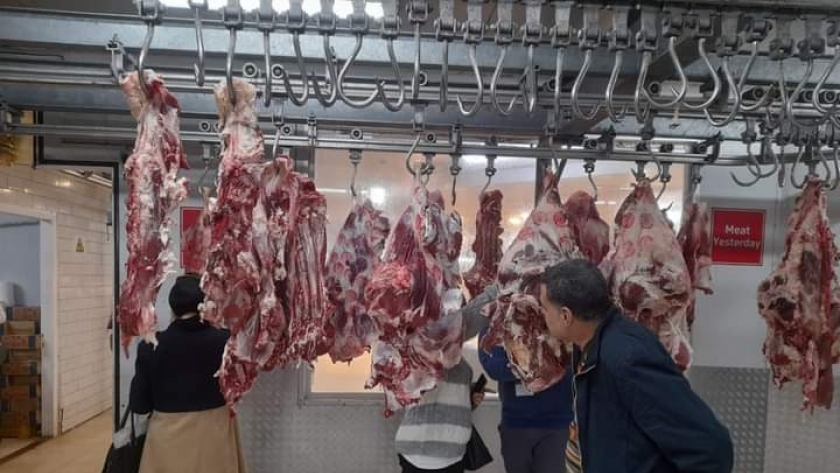 أثناء عملية ضبط اللحوم الفاسدة