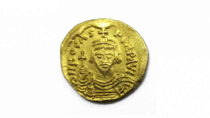 العملات  الذهبية الاثرية المضبوطة