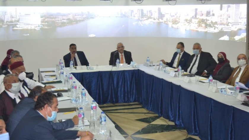 اجتماع رئيس التنسيق الحضاري مع محافظ مرسى مطروح