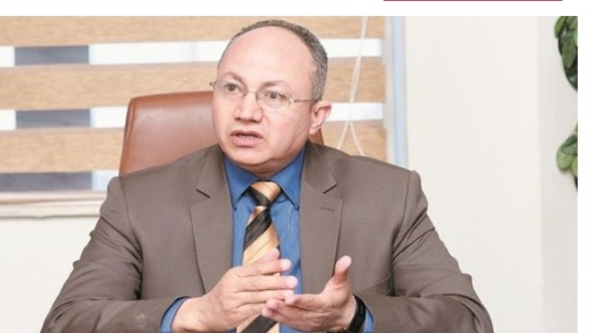 الدكتور خالد عاطف مدير الغرفة المركزية ومبادرة القضاء على قوائم الإنتظار