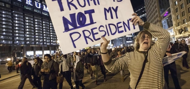 متظاهرون أمريكيون فى مظاهرة رافضة لفوز دونالد ترامب «أ.ف.ب»