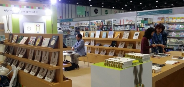 جناح الكتب الكورية المصورة في معرض أبوظبي
