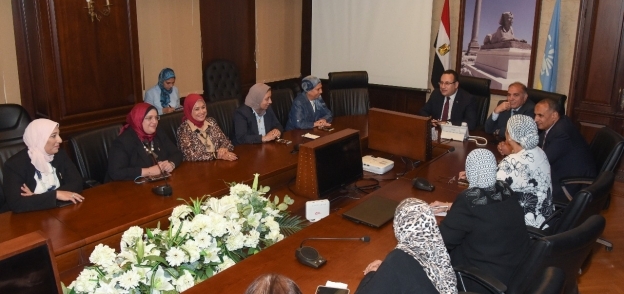 محافظ الإسكندرية مع المجلس القومى للمرأة