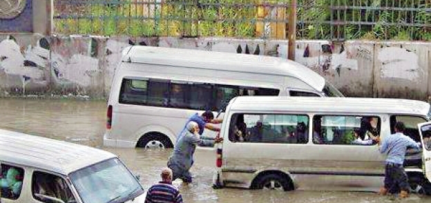 ميكروباصات غرقت فى أمطار نوّة «غسيل البلح»