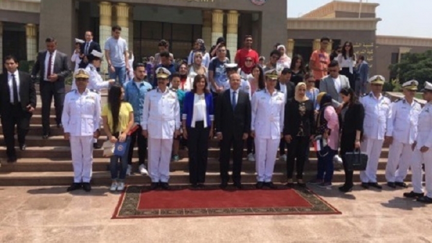 ابناء المصريين في الخارج مع وزيرة الهجرة