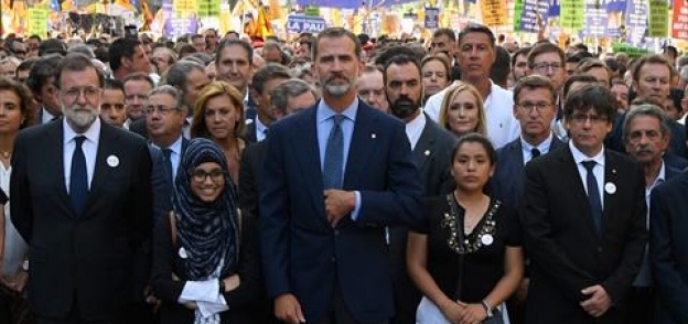 بالصور| ملك إسبانيا يقود مسيرة ضد الإرهاب في برشلونة