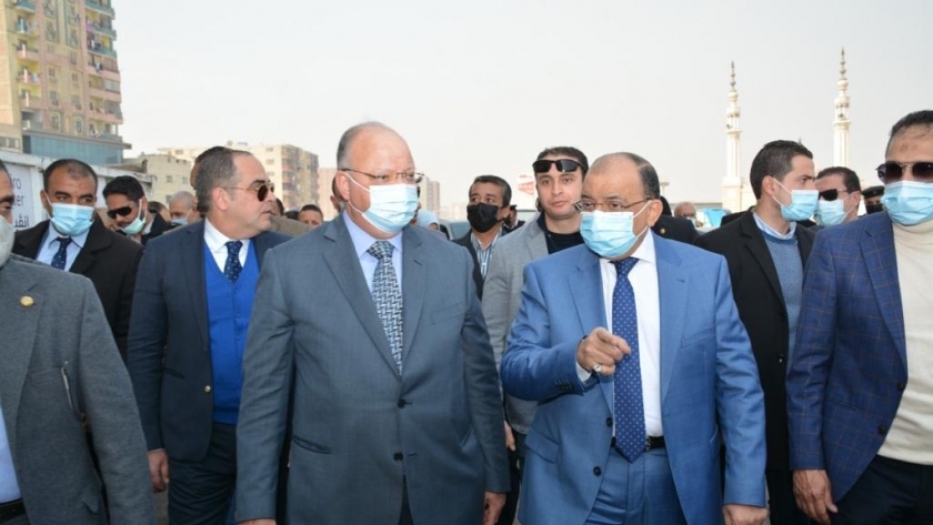 محافظ القاهرة برفقة وزير التنمية المحلية