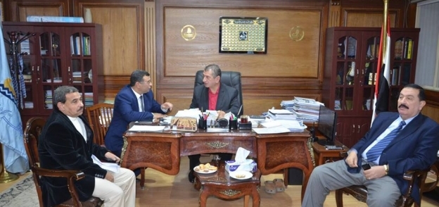 محافظ كفر الشيخ يلتقي أعضاء "النواب"