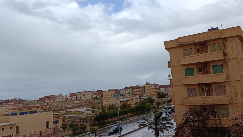 غيوم وصقيع واختفاء الشمس في محافظة الفيوم