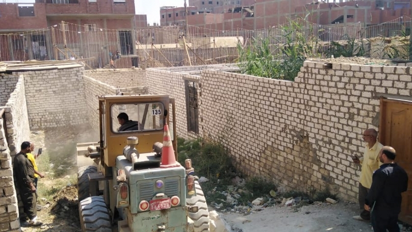 إزالة التعديات ومخالفات البناء بالقاهرة
