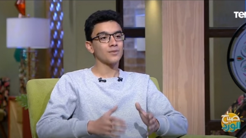 مروان حاتم طالب بأولى ثانوي صاحب الـ 15 عام ومؤلف نادي المراهقين الأكثر نجاحًا
