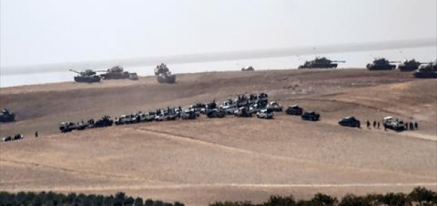 دبابات تركية تجتاز الحدود السورية