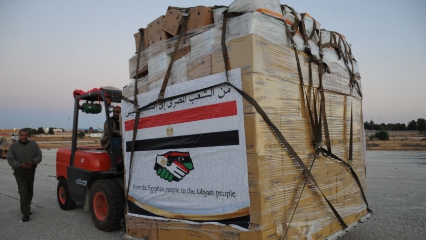 مساعدات مصر لليبيا