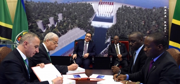 مصر وتنزانيا توقعان عقد نهر "روفيجي"
