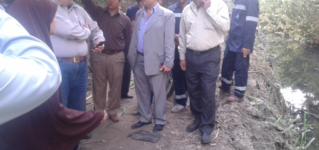 رئيس "مياه الفيوم": مزارعو "فيدمين" يغلقون خطوط الصرف الصحي بالحجارة