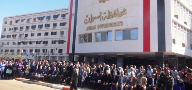 بالصور| وزير "الري" يشهدان احتفالات محافظة أسوان بعيدها القومي