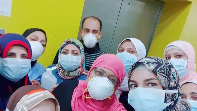 ممرضات الحجر في الإسكندرية يطلقون الزغاريد فرح بشفاءرئيستهن