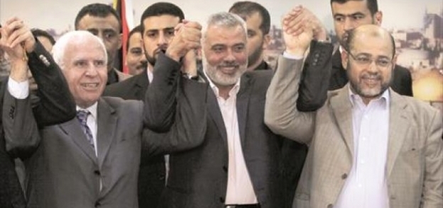 قيادات «حماس وفتح» فى لقاء سابق