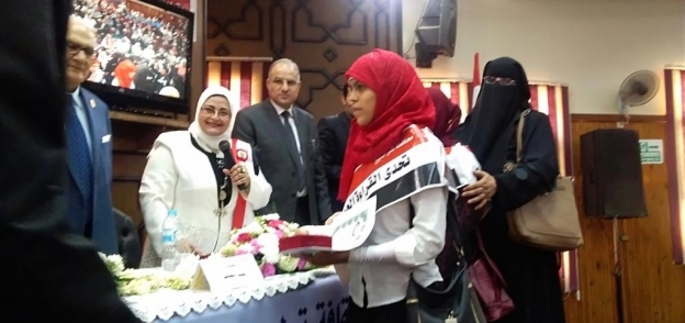 تكريم عدداً من الطلاب الفائزين بمراكز فى المسابقات بكفر الشيخ