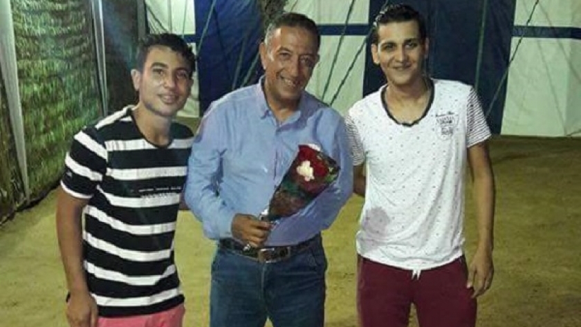 «حسن» لاعب «البامبوك» مع والده علاء راشد