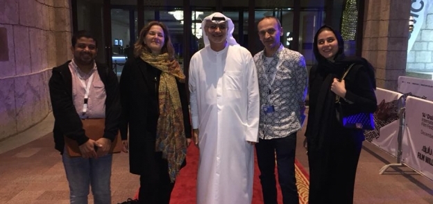 أعضاء لجنة تحكيم المهر الطويل مع المدير الفني لمهرجان دبي