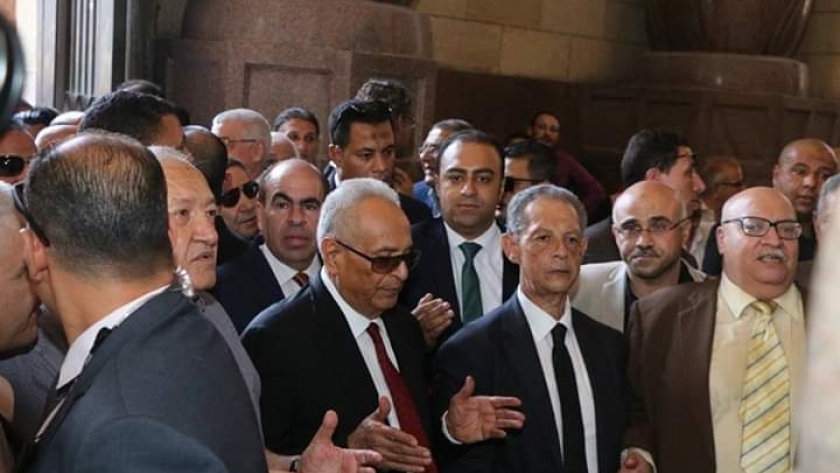 وصول المستشار بهاء الدين أبو شقة، رئيس حزب الوفد، إلى ضريح سعد زغلول لإحياء الذكرى ٩٢ على رحيله.