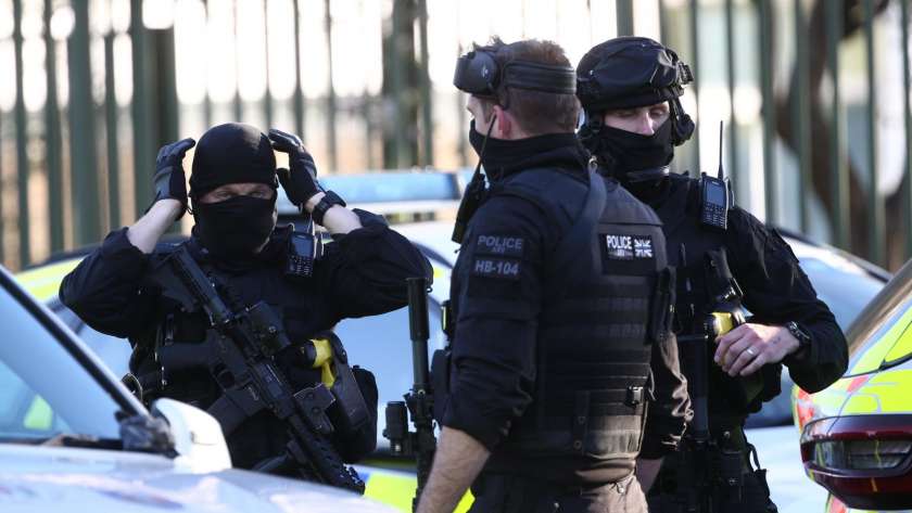 الشرطة البريطانية في محيط إطلاق النار قرب كلية "كرولي" جنوب انجلترا