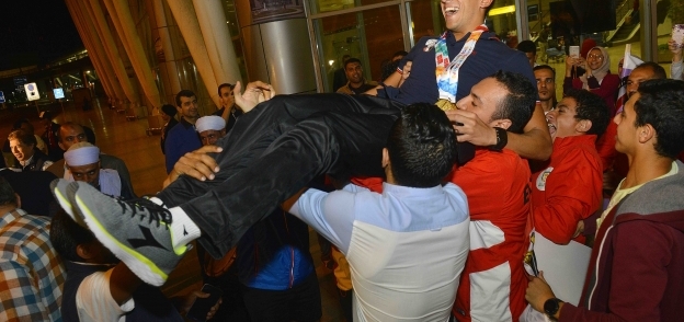وصول أبطال البعثة لمطار القاهرة