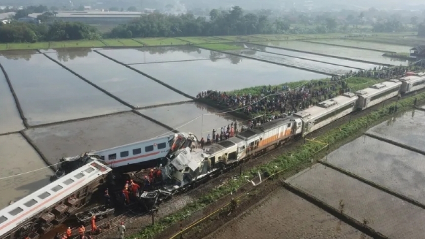 قطار إندونيسيا
