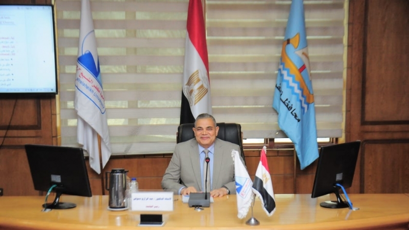 رئيس جامعة كفر الشيخ خلال الاجتماع