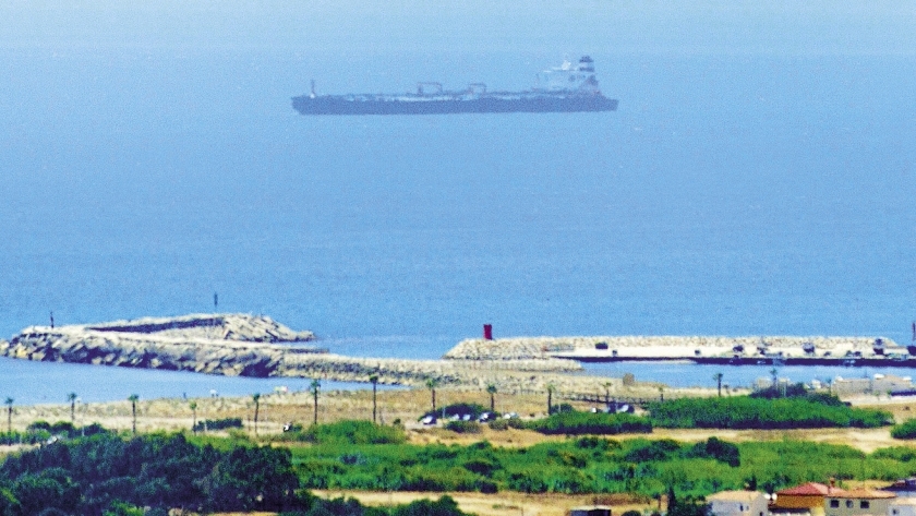 صورة التقطت لناقلة النفط الإيرانية فى المياه القريبة من «جبل طارق»