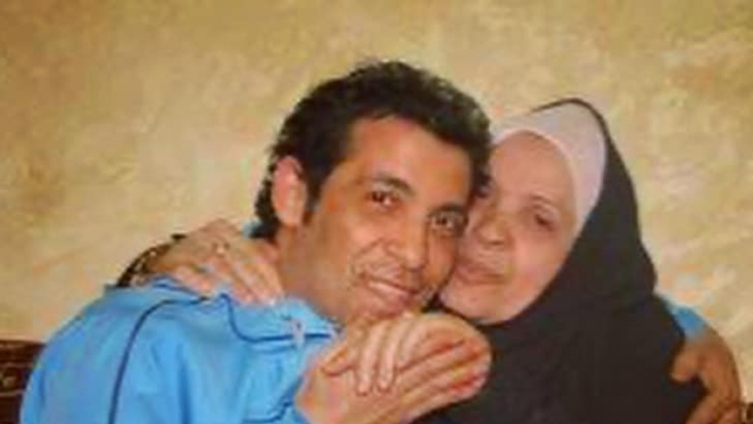 سعد الصغير مع والدته