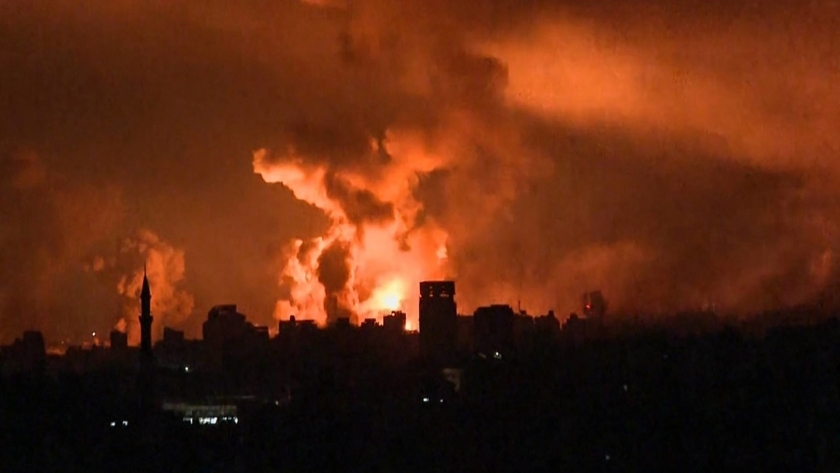 غزة تحت القصف الإسرائيلي للأسبوع الثالث
