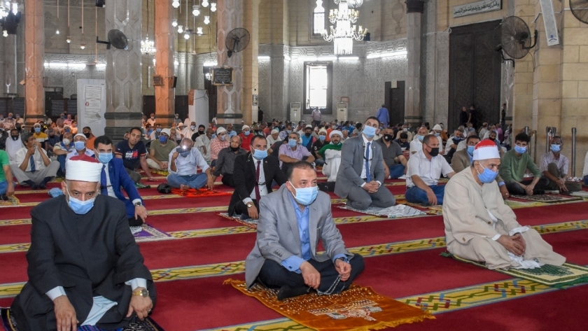 محافظ الإسكندرية فى أول صلاة جمعة بمسجد المرسي أبو العباس