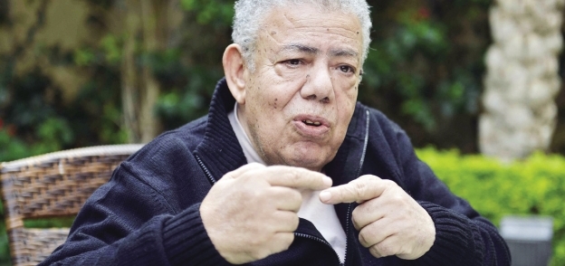 الكاتب بشير الديك