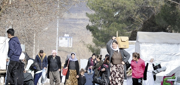 لاجئون إيزيديون جنوب تركيا ينتقلون إلى معسكرات جديدة
