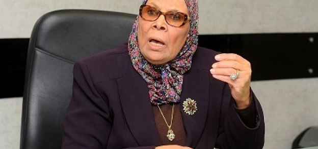 الدكتورة آمنة نصير عميدة كلية الدراسات الإسلامية السابقة عضوة مجلس النواب