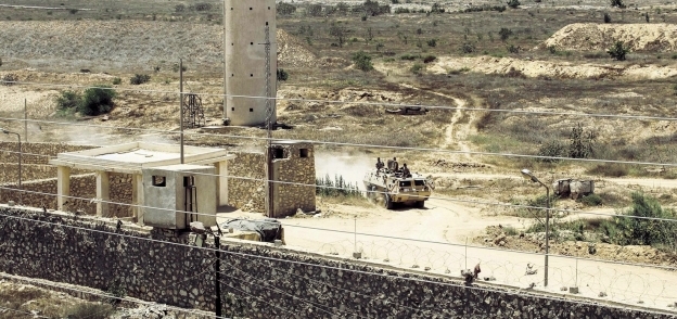 جانب من الجدار العازل على الحدود بين مصر وغزة «أ.ف.ب»
