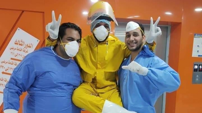 اطباء مستشفى الحجر الصحي في الإسكندرية