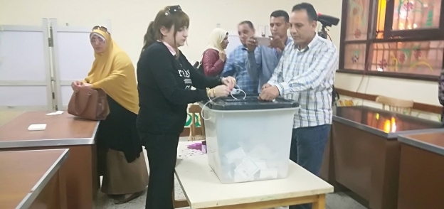 بالصور| إغلاق باب التصويت في اليوم الأول للانتخابات ببني سويف