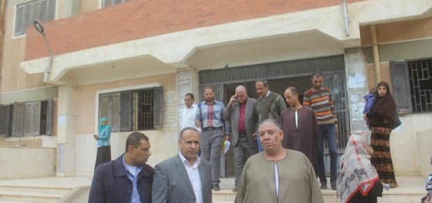 رئيس مدينة دسوق يتفقد قرية سنهور المدينة