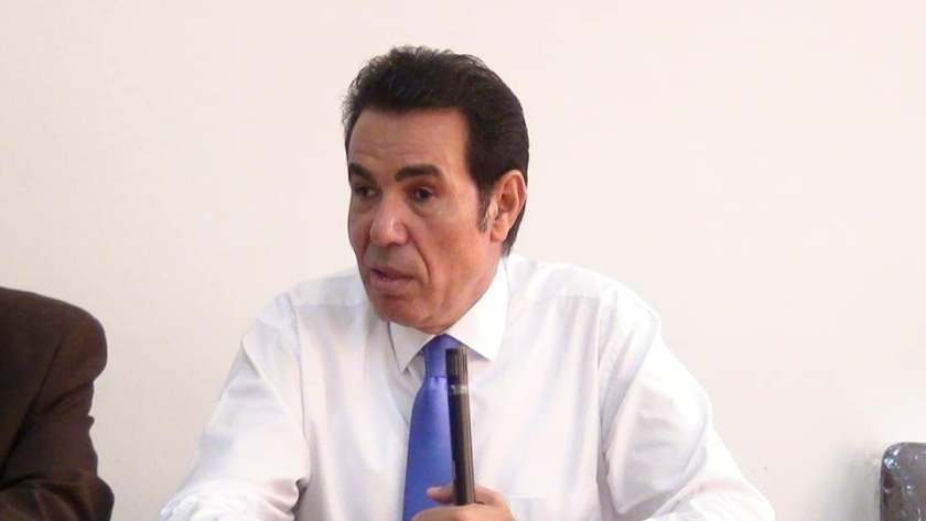 عبد الفتاح إبراهيم رئيس النقابة العامة للعاملين بالغزل والنسيج