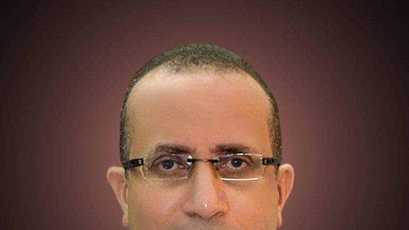 الدكتور علاء عطية عميد كلية الطب بجامعة أسيوط