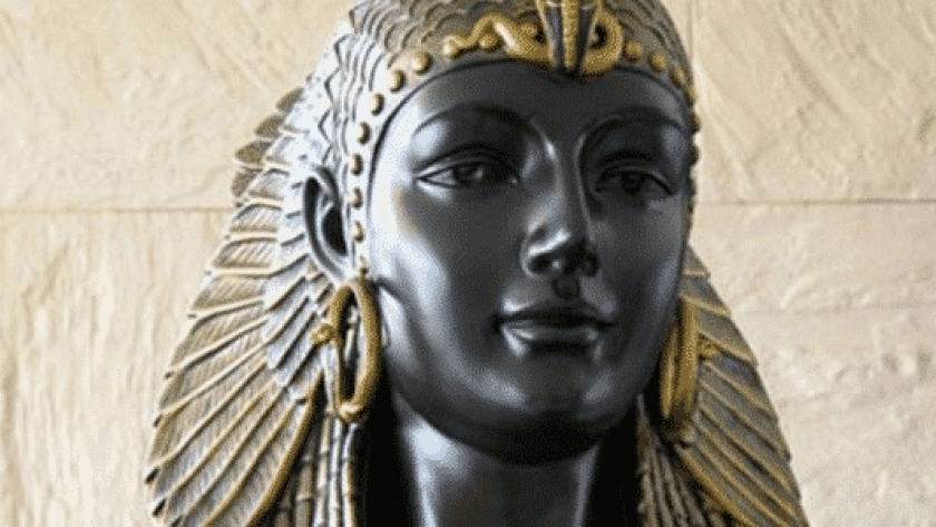 تمثال كليوباترا آخر ملوك البطالمة في مصر