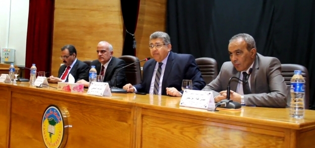 وزير التعليم العالي أثناء زيارة جامعة طنطا اليوم