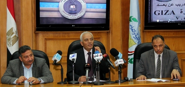 رضا حجازي خلال المؤتمر الصحفي