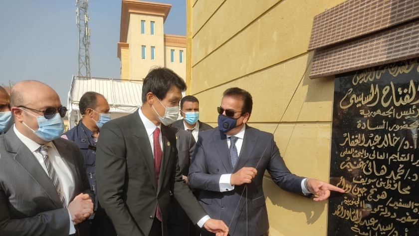  وزير التعليم العالي يفتتح معامل كورية بالجامعة التكنولوجية ببني سويف